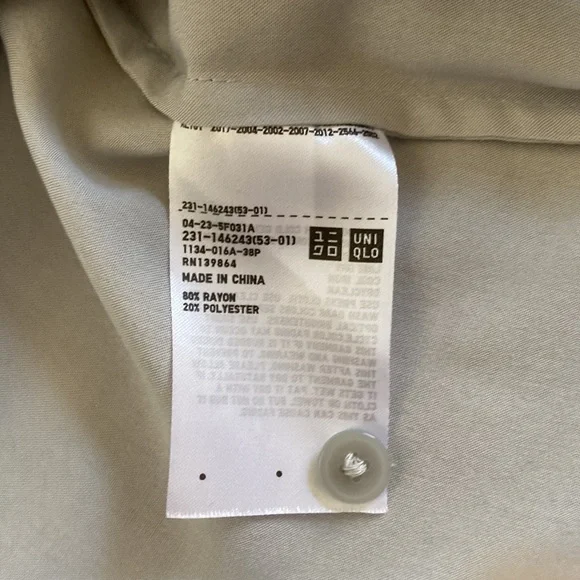 UNIQLO Shirt - Picture 4 of 9